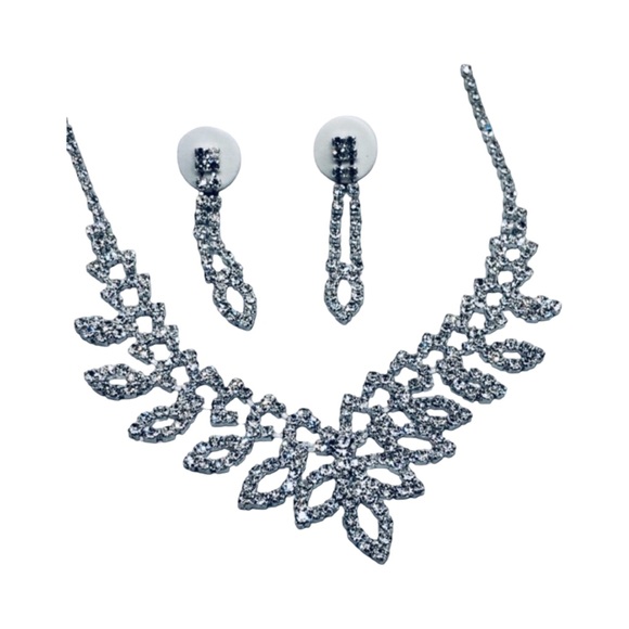 Jewelry - Elegant Silver Crystal Rhinestone Necklace and Earring Set